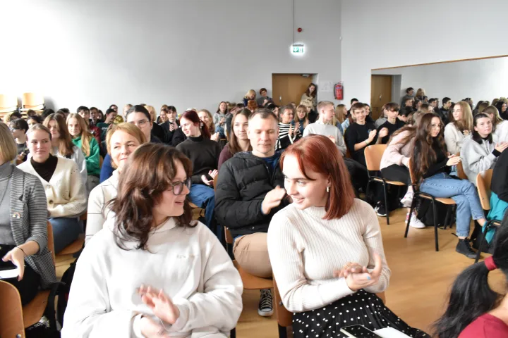 Susirinko gausus būrys poezijos mėgėjų.