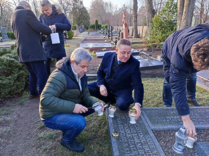 Atidengta pirmoji Palangos žydų istoriją liudijanti paminklinė lenta (FOTO GALERIJA) – nuotrauka 2