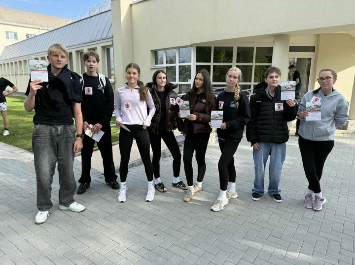 Daugiau nei 250 Palangos senosios gimnazijos mokinių dalyvavo Solidarumo bėgime (FOTO GALERIJA)