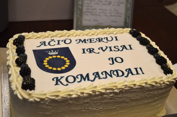 Jaudinantis siaubingą gaisrą patyrusių palangiškių šeimos apsilankymas Savivaldybėje – nuotrauka 2