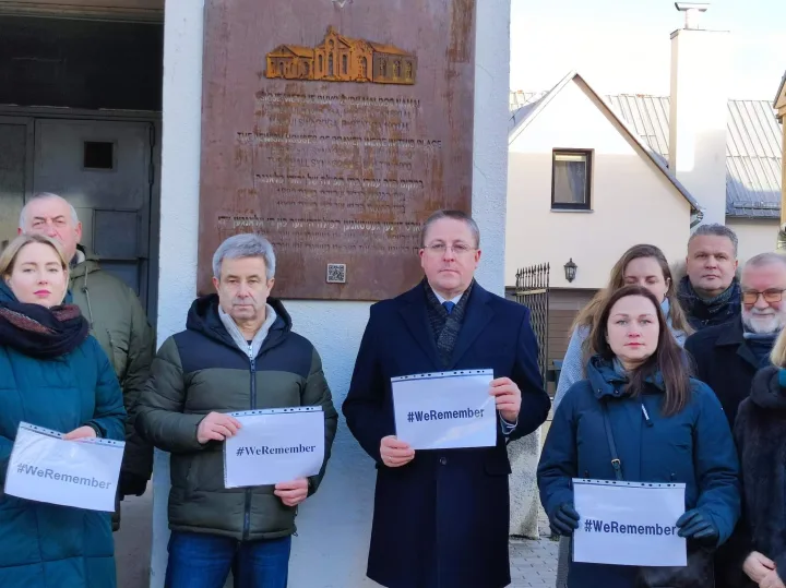 Atidengta pirmoji Palangos žydų istoriją liudijanti paminklinė lenta (FOTO GALERIJA) – nuotrauka 3