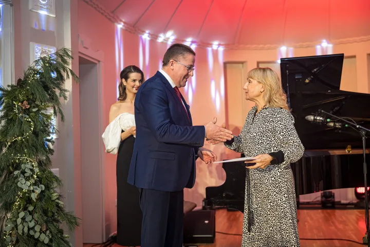 Už ypatingus nuopelnus Palangos miesto garbės ženklais ir premijomis apdovanoti septyni palangiškiai – nuotrauka 11