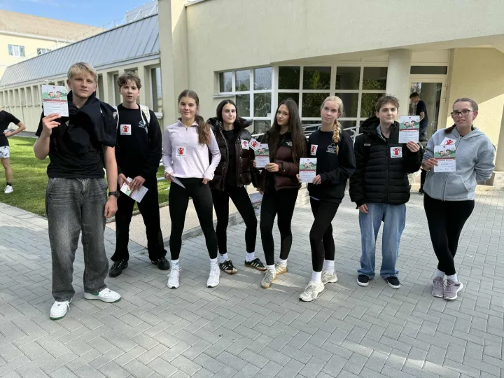 Daugiau nei 250 Palangos senosios gimnazijos mokinių dalyvavo Solidarumo bėgime (FOTO GALERIJA) – nuotrauka 6