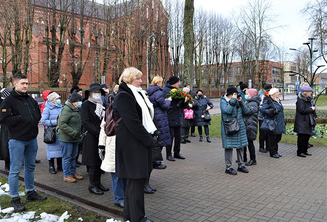 Laisvės gynėjų dieną – gėlės ir atminimo žvakutės tautos didvyriams – nuotrauka 8