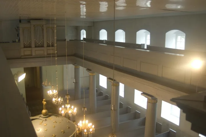 Prie bažnyčios vertingųjų  savybių priskiriamos ir patalpų architektūrinės detalės. / A. Sendrausko nuotr.