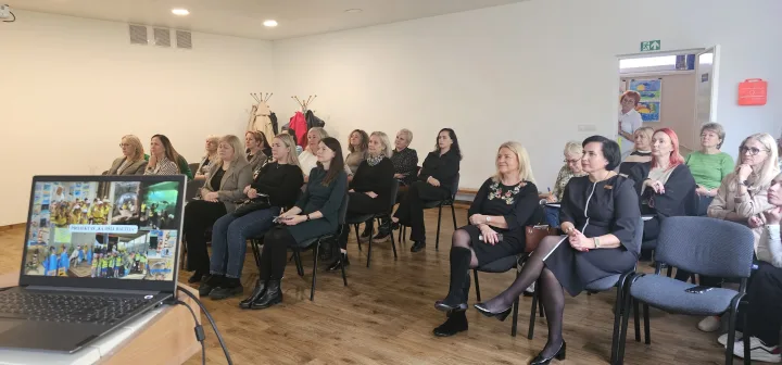 Regioninė metodinė-praktinė diena „Inovatyvūs darbo metodai, pasitelkiant kūrybiškumą, bendradarbiavimą, projektinę veiklą – žingsnis į vaiko pažinimą ir sėkmę“ – nuotrauka 3