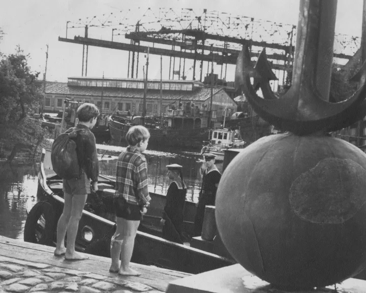 Vaidybinis filmas „Žydrasis horizontas“. Rež. V. Mikalauskas. Lietuvos kino studija, 1957. Nuotr. saugoma LTMKM
