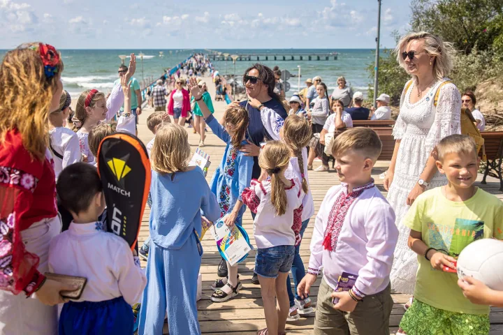 Neeilinė diena: Palanga kartu su Premjere Ingrida Šimonyte pasitiko vaikus iš kurorto miesto partnerio Ukrainoje – Bučos (NUOTRAUKŲ GALERIJA) – nuotrauka 2