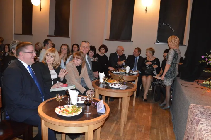 Pasveikinti mokytojų su profesine švente atėjo Palangos meras Š. Vaitkus ir švietimo ir mokslo viceministrė G. Krasauskienė.