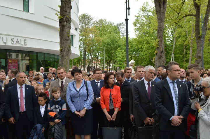 Į šventę rinkosi daug gerai nusiteikusių žmonių.