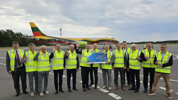 Iš Palangos į Amsterdamą pirmajam skrydžiui pakilo airBaltic lėktuvas – nuotrauka 1