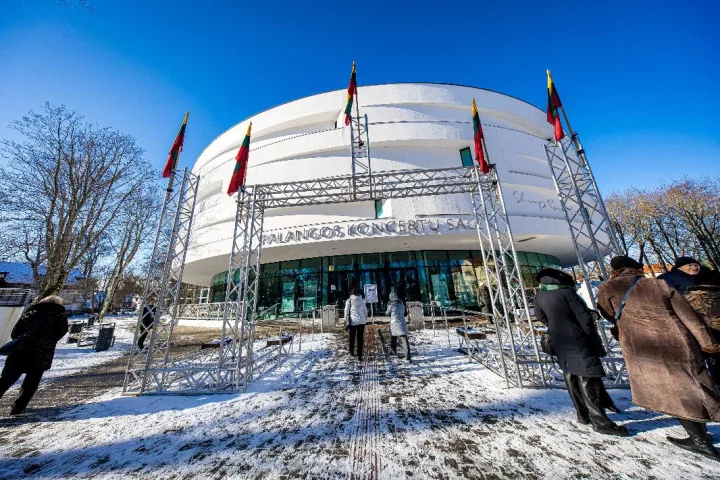 Į Vasario 16 minėjimą Palangos koncertų salėje susirinko beveik 2000 žmonių (FOTO GALERIJA) – nuotrauka 1