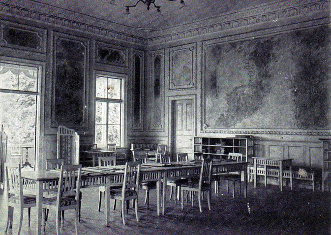 Rūmų interjeras. Iš Kretingos muziejaus archyvo.