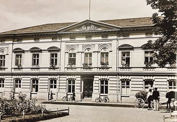 Klaipėdos rotušės pastatas tokį iki šių dienų išlikusį vaizdą įgavo po 1876 m. rekonstrukcijos, kuriai buvo panaudoti ir Kristiano Šlevio palikti pinigai. Klaipėdos apskrities viešosios Ievos Simonaitytės bibliotekos AdM archyvo nuotrauka