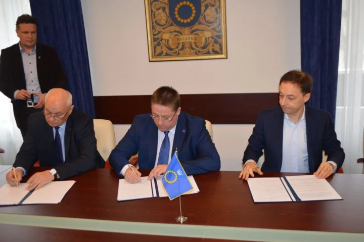 Iš kairės: „SPA Vilnius“ generalinis direktorius V. Trinkūnas, Palangos   miesto meras Š.Vaitkus ir UAB „Vastint Lithuania“ generalinis direktorius K.   Vedeckis.