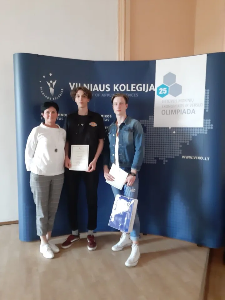 Skambantys posmai „Gėlės Mamai“