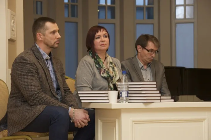 Kurhauze į viršų pakilo 300 knygų „Kurhauzo atgimimas – Palangos sėkmės istorija“ – nuotrauka 43