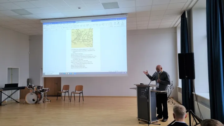 Palangos senojoje gimnazijoje įvyko konferencija ,,Palangos šimtmečio labirintais“ (NUOTRAUKOS) – nuotrauka 1