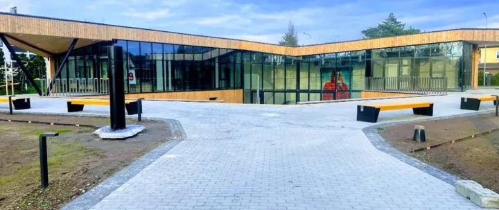 Netrukus atsidarysiančiam Palangos jaunimo ir savanorystės centrui – dovana iš menininko A. Kriščiūno