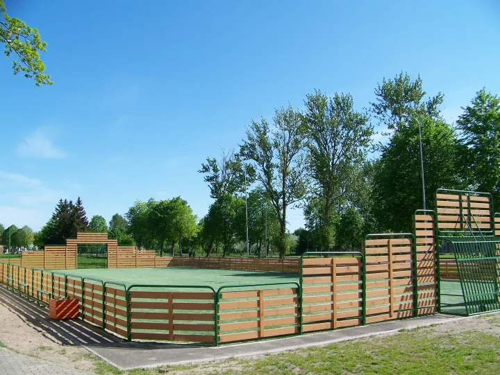 Šventosios mokyklos sporto aikštyne užvirs rekonstrukcijos darbai – nuotrauka 1