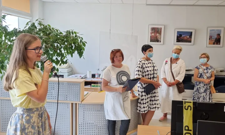 Bibliotekos interneto skaitykloje – Palangos senosios gimnazijos bendruomenės fotografijų paroda „Mano miestas“ (FOTO GALERIJA) – nuotrauka 1