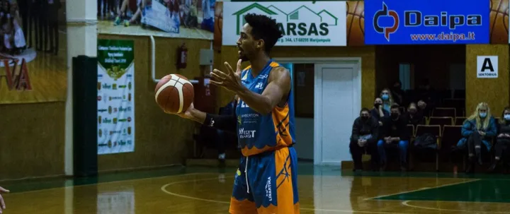 Mariaus Kiltinavičiaus auklėtiniai 93:76 (31:18, 19:22, 25:17, 18:19) pranoko Palangos „Kuršius“ (11-13) ir įsirašė septintąjį laimėjimą paeiliui.