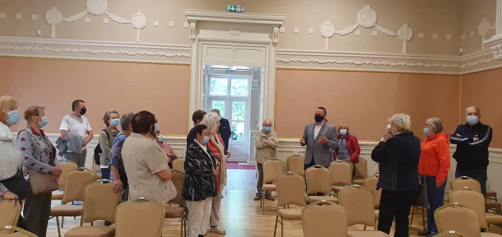 Meras Šarūnas Vaitkus susitiko su Palangos trečiojo amžiaus universiteto senjorais ir aprodė jiems medinę Kurhauzo dalį (FOTO GALERIJA) – nuotrauka 6