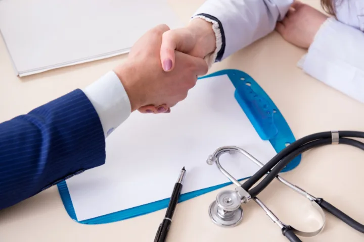 Ligonių kasa baigė derybas su sutarčių partneriais: gydymo įstaigoms atiteks beveik 3 mlrd. eurų