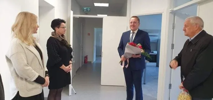 Miesto vadovai sveikino socialinius darbuotojus Šventojoje, aplankė Globos namus (FOTO GALERIJA) – nuotrauka 4