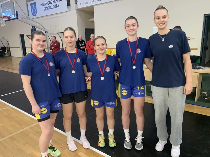 Šventinę savaitę Palangos senosios gimnazijos kolektyvas pradėjo sportiniais renginiais ir puikiais pasiekimais – nuotrauka 3