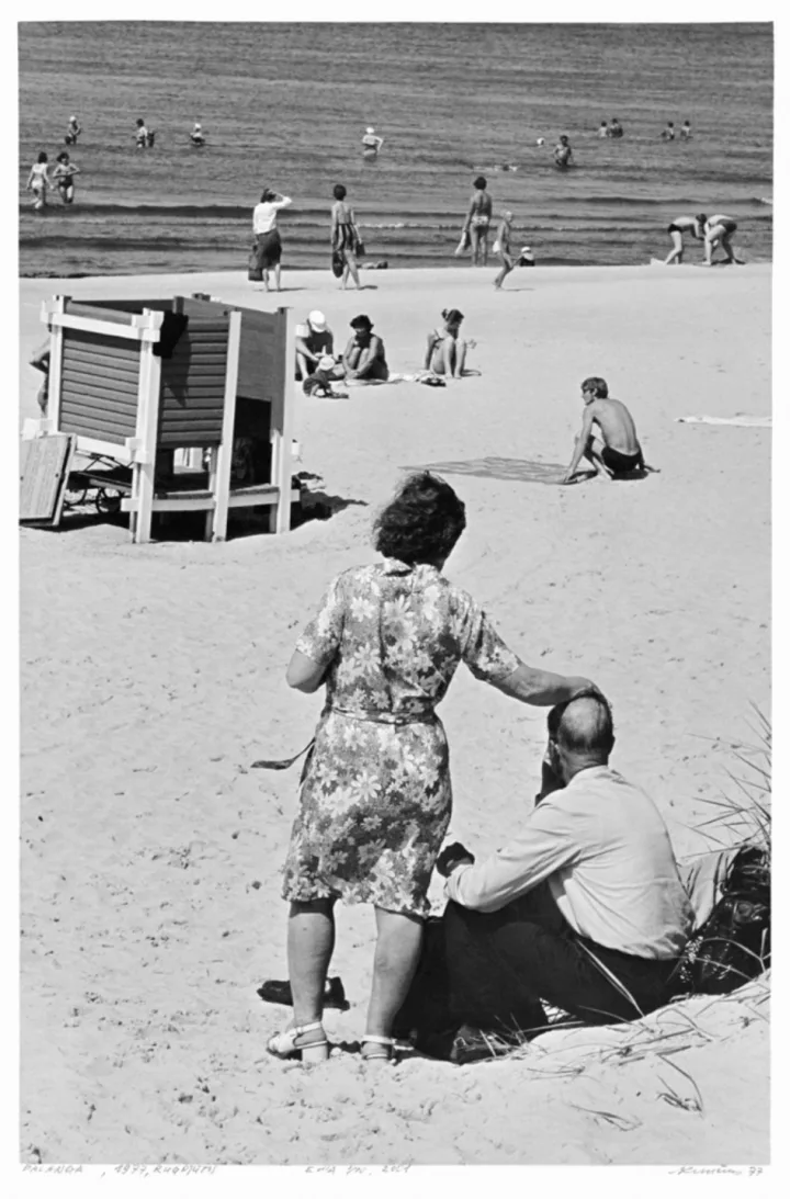 Kelią skinasi Algimanto Kunčiaus fotoalbumas „Prie jūros. Palanga 1965-2015“ (FOTO GALERIJA) – nuotrauka 5