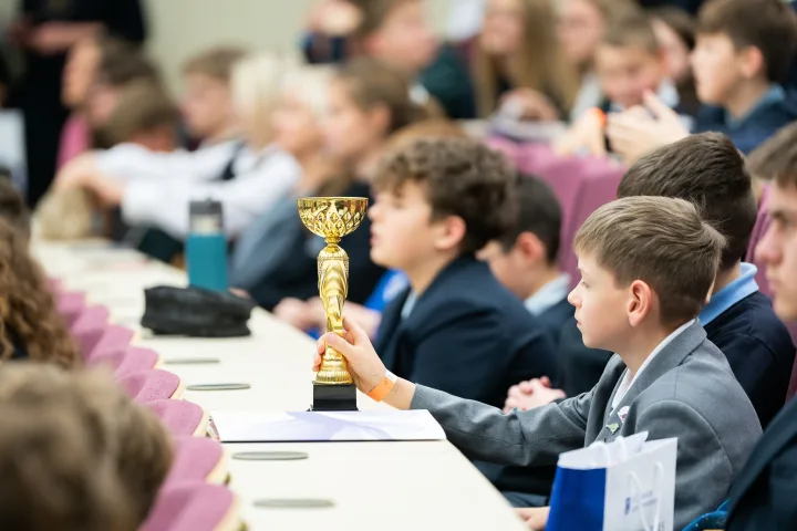 7-oji matematikos olimpiada Klaipėdos universiteto taurei laimėti subūrė rekordinį jaunųjų talentų skaičių - palangiškis septintokas A. Žukauskas iškovojo antrąją vietą – nuotrauka 1
