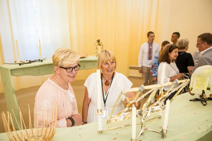 Palangos meras Šarūnas Vaitkus ir Premjerė Ingrida Šimonytė  pasivaikščiojo pajūriu (FOTO GALERIJA) – nuotrauka 7