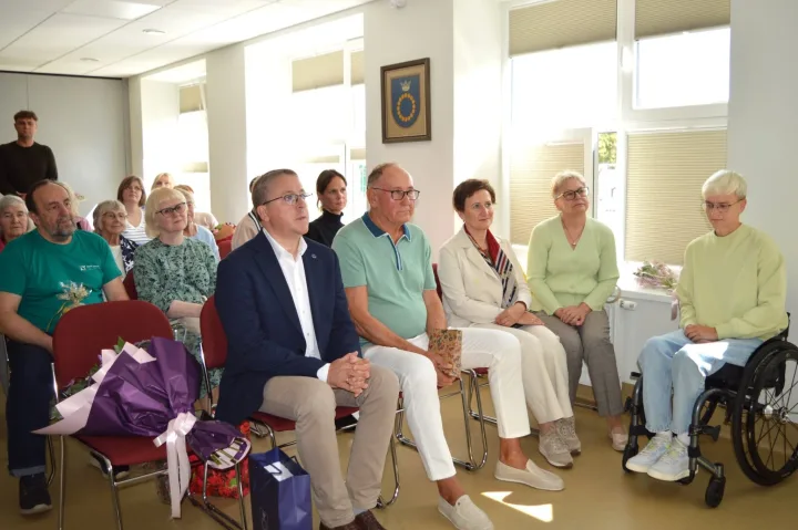 Padėkota daugiau nei 20 metų su meile ir atsidavimu Palangos sutrikusios psichikos žmonių globos bendrijai vadovavusiai  Anei Petrikienei – nuotrauka 2