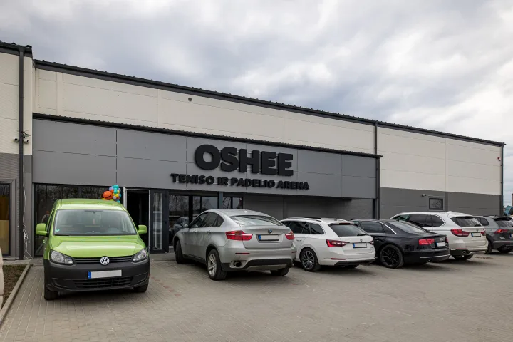 Šalia Palangos atidaryta viena didžiausių Vakarų Lietuvoje „Oshee“ teniso ir padelio arena – nuotrauka 1