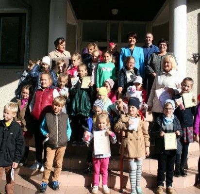 Vaikai Pasaulinei gyvūnų dienai skyrė savo augintinių piešinius
