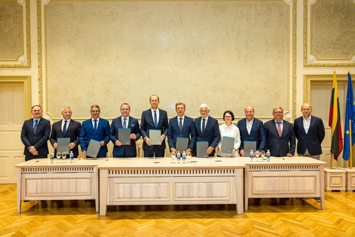 Kurhauze pasirašyta bendradarbiavimo sutartis dėl naujų skrydžių iš Palangos oro uosto skatinimo (FOTO GALERIJA) – nuotrauka 1