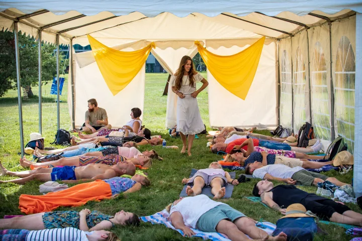 Nemokamas sveikatingumo ir meno festivalis „1000 saulių“ – nuotrauka 1