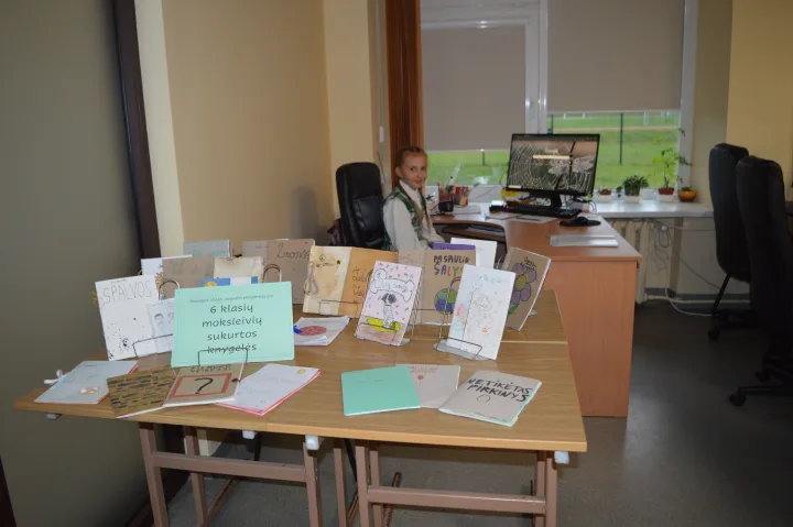 Džiugūs pokyčiai Palangos V. Jurgučio progimnazijoje – bibliotekos erdvės traukia jaunuosius skaitytojus – nuotrauka 3