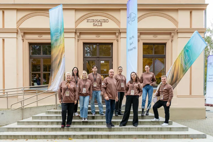 Antra Vitos šeima - Palangos kultūros centro kolektyvas. Radvilės Kucevičiūtės nuotr.