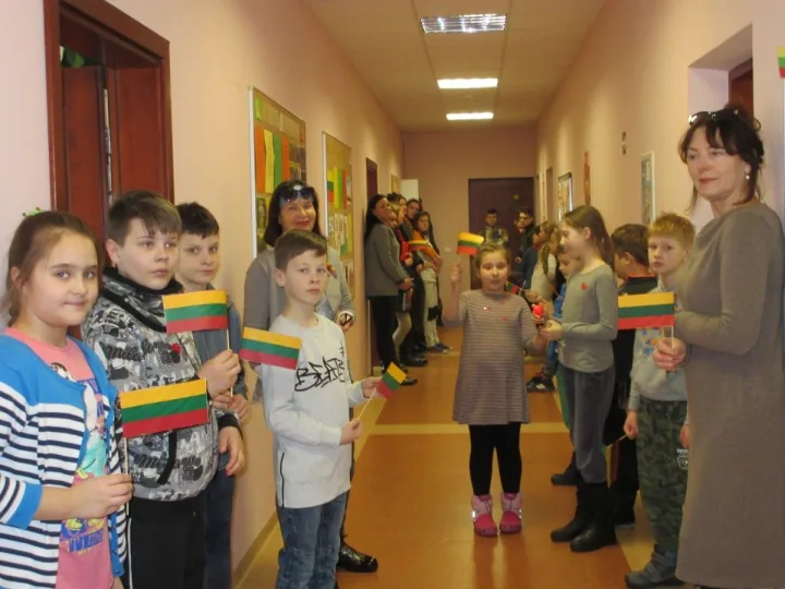 Žinutė, skirta Lietuvos valstybės atkūrimo 100-mečiui, butelyje Baltijos jūroje