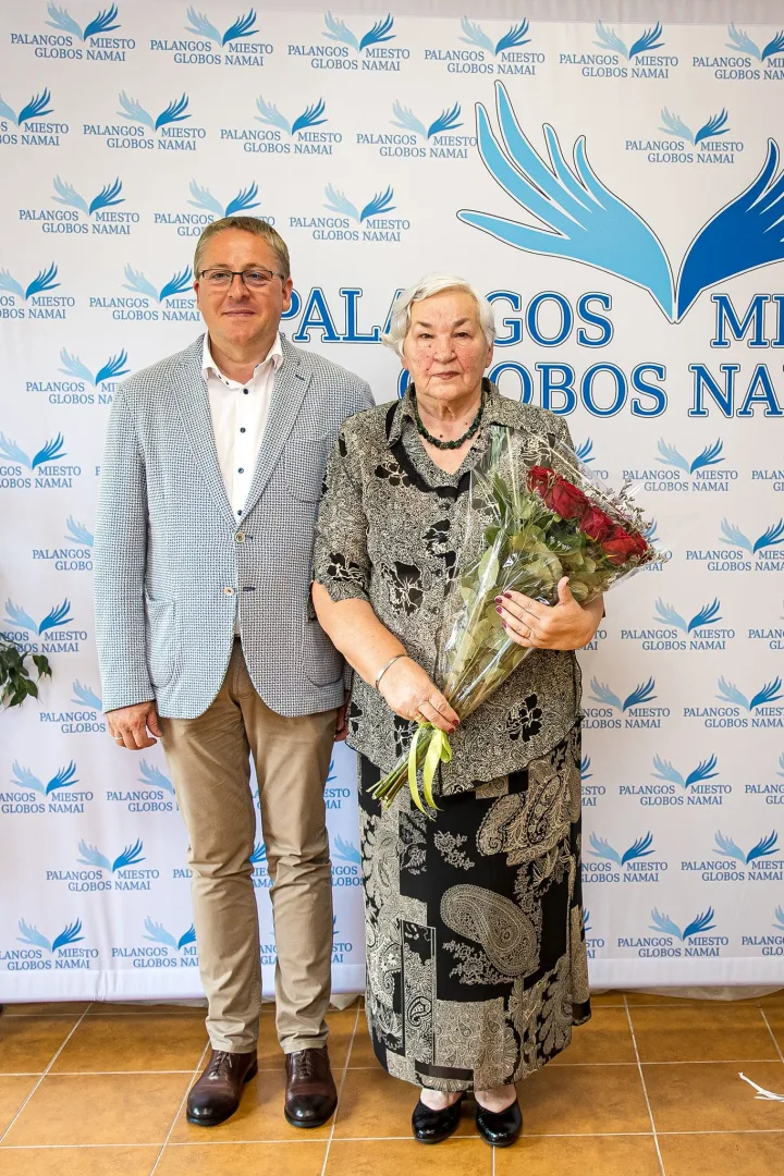 Į poilsį išlydėta 30 metų Palangos globos namams vadovavusi Irena Biriukaitė, ją pakeitė Vaida Bendikė (FOTO GALERIJA) – nuotrauka 1