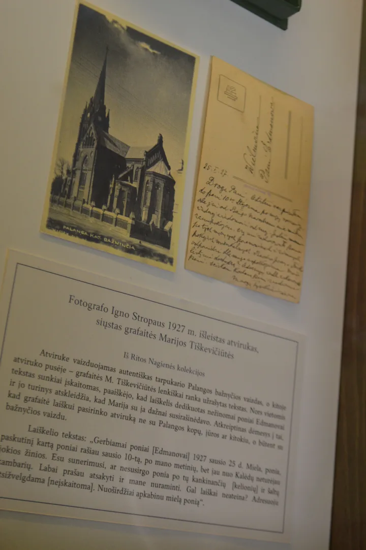 Trečią vietą užėmė fotografo Igno Stropaus 1927 m. išleistas atvirukas, kurio kitoje pusėje grafaitės Marijos Tiškevičiūtės laiškelis.