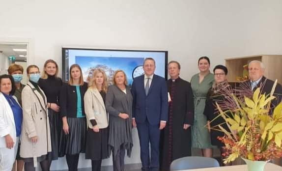Miesto vadovai sveikino socialinius darbuotojus Šventojoje, aplankė Globos namus (FOTO GALERIJA) – nuotrauka 3
