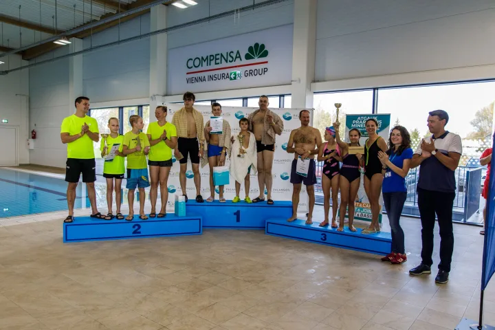 Šeimų plaukimo varžybose palangiškių komanda „Mama, neklok lovos, aš tuoj grįšiu“ – antra – nuotrauka 1