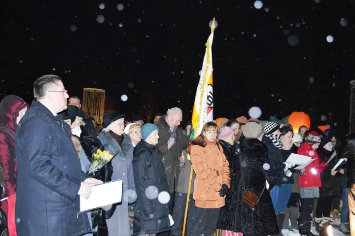 Laužo liepsnos nušviesta ir „Sielų skrydžio“ sušildyta Sausio 13-oji – nuotrauka 3