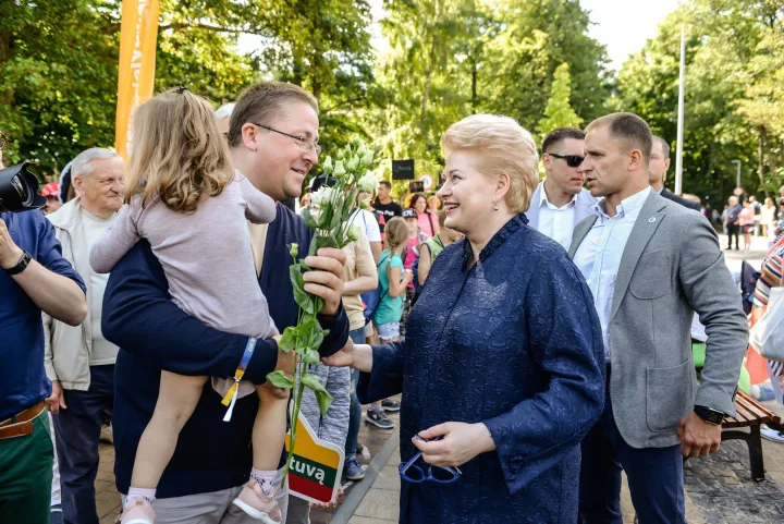 Palangoje per pusę tūkstančio vaikų pirmą kartą pasisveikino su jūra – nuotrauka 9