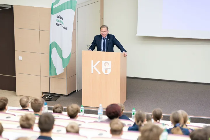 7-oji matematikos olimpiada Klaipėdos universiteto taurei laimėti subūrė rekordinį jaunųjų talentų skaičių - palangiškis septintokas A. Žukauskas iškovojo antrąją vietą – nuotrauka 4