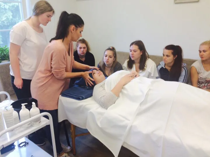 Karaliaus Mindaugo profesinio mokymo centro Palangos kurorto verslo skyrius švenčia savo veiklos 20-etį (FOTO GALERIJA) – nuotrauka 1