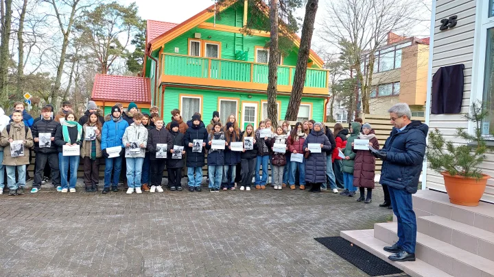 Pagerbtas Holokausto aukų atminimas, atidengta atminimo lenta L. Gutmanui – nuotrauka 2